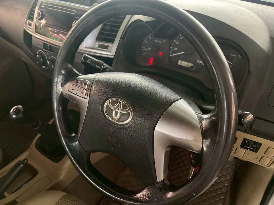 2015 Toyota Hilux VII 3