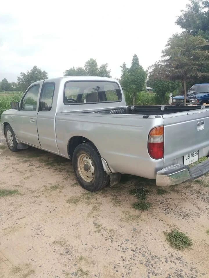1999 Mazda 2500 Fighter V 2