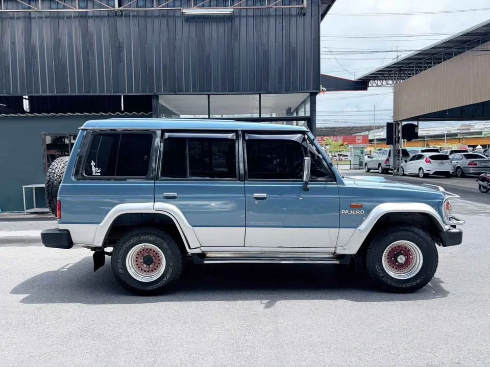 1995 Mitsubishi Pajero I 3
