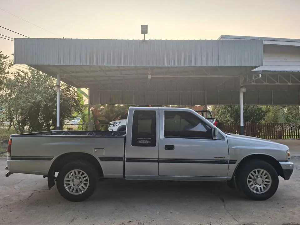 1996 Isuzu TFR III 3