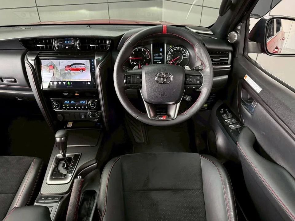 2025 Toyota Fortuner II 3