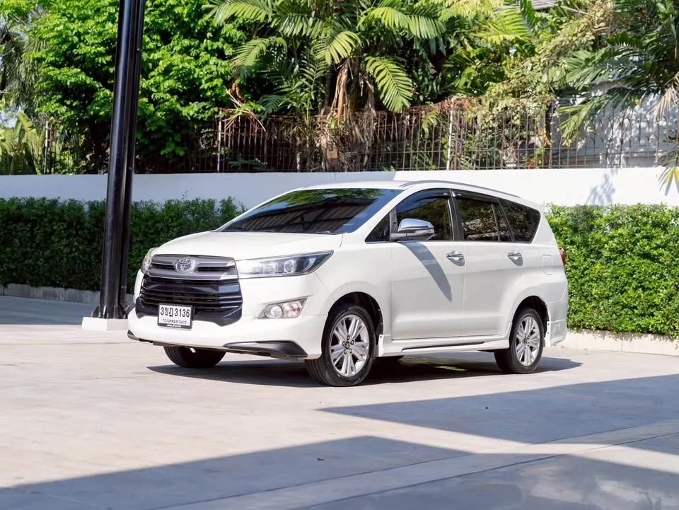 2017 Toyota Innova II 2