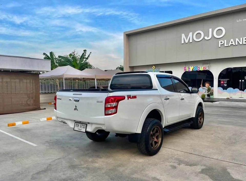 2017 Mitsubishi Triton V 2