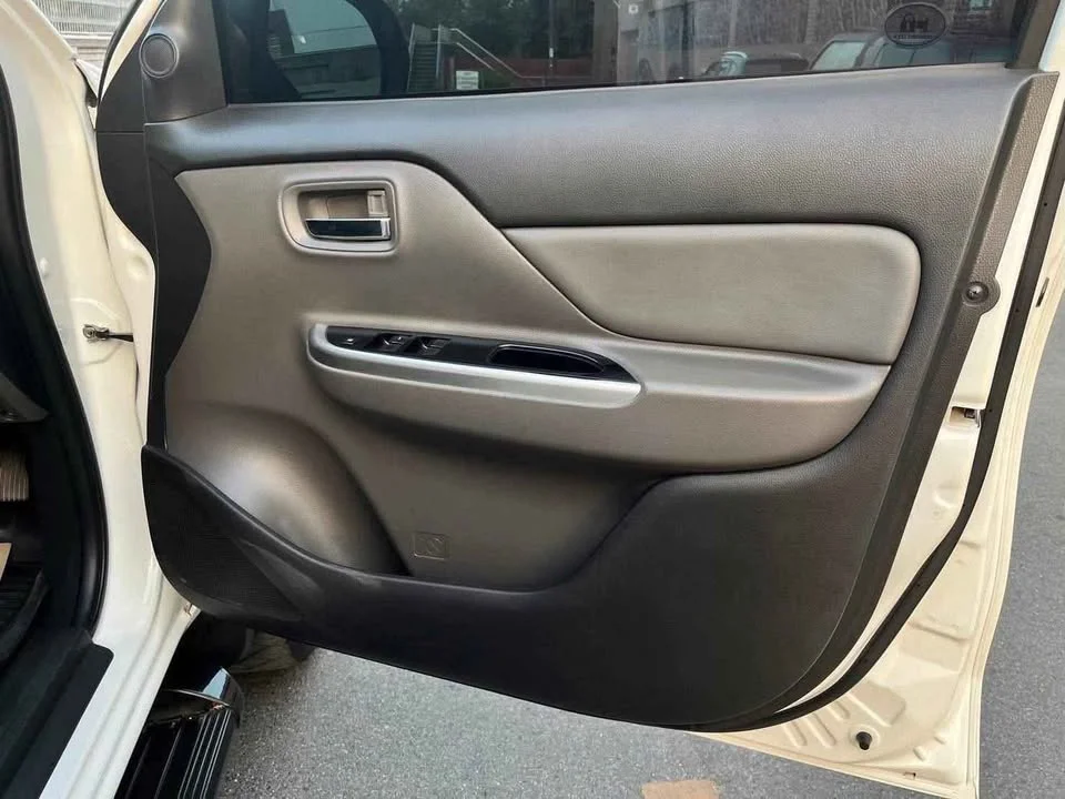 2017 Mitsubishi Triton V 3