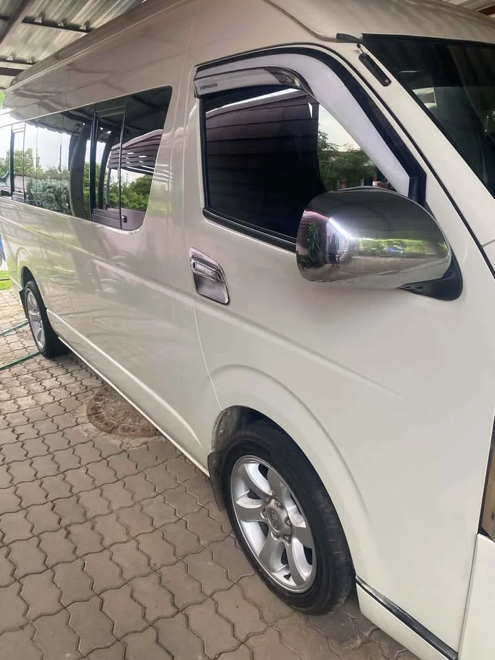 2005 Toyota Commuter V (H200) 2