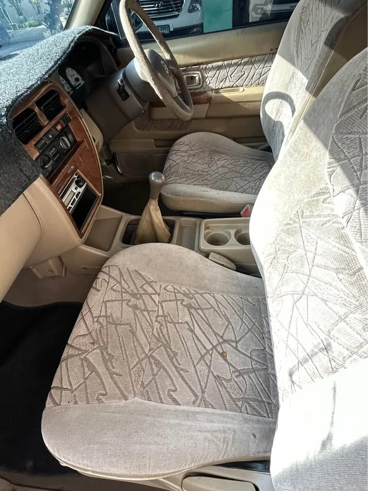 2005 Nissan Frontier I 3