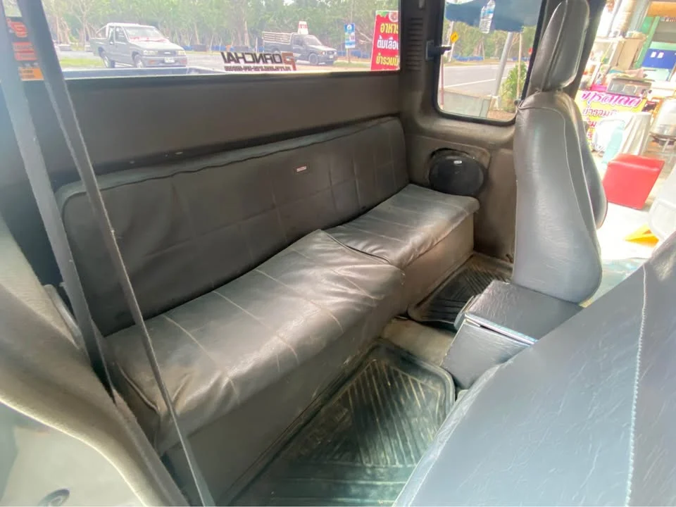 1983 Isuzu TFR III 2