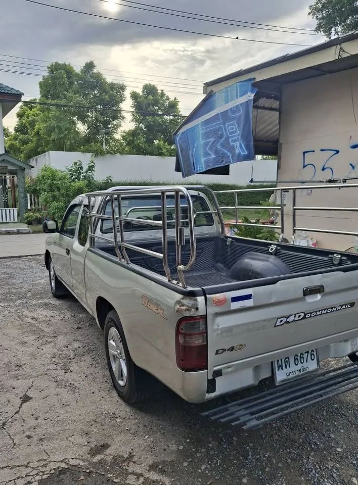 2004 Toyota Hilux Tiger VI 3