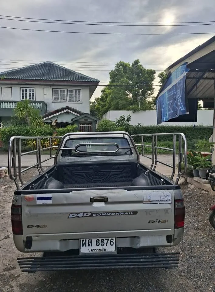 2004 Toyota Hilux Tiger VI 2