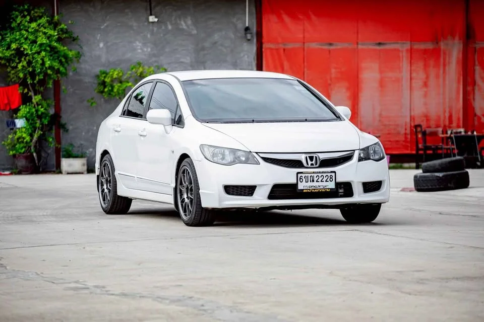 2011 Honda Civic VIII 2