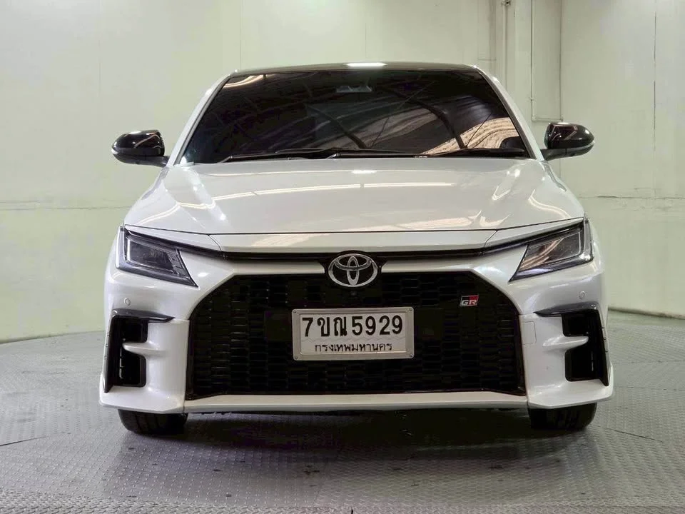 2025 Toyota Yaris ATIV IV 3