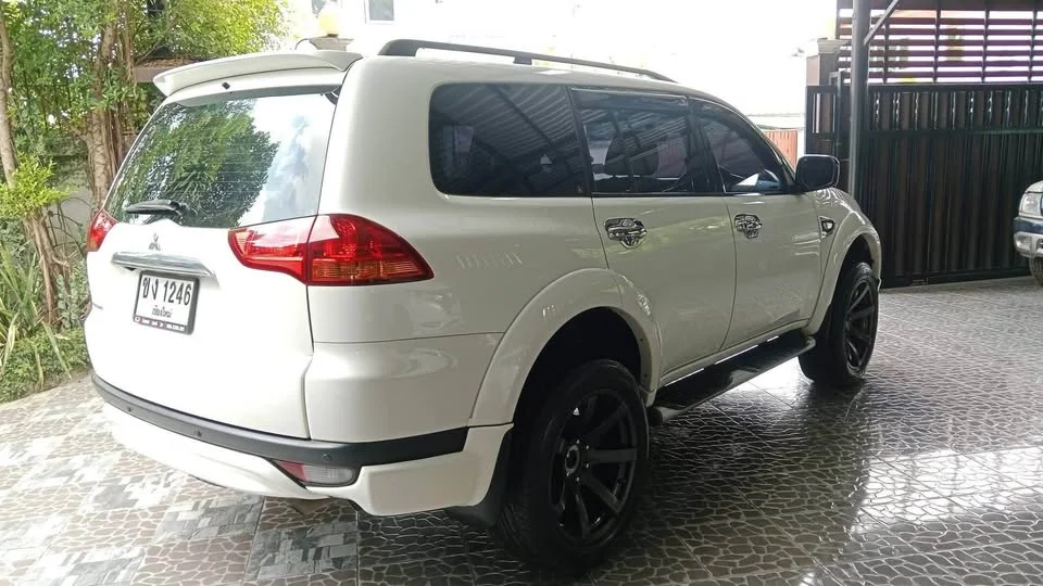 2010 Mitsubishi Pajero Sport II 2