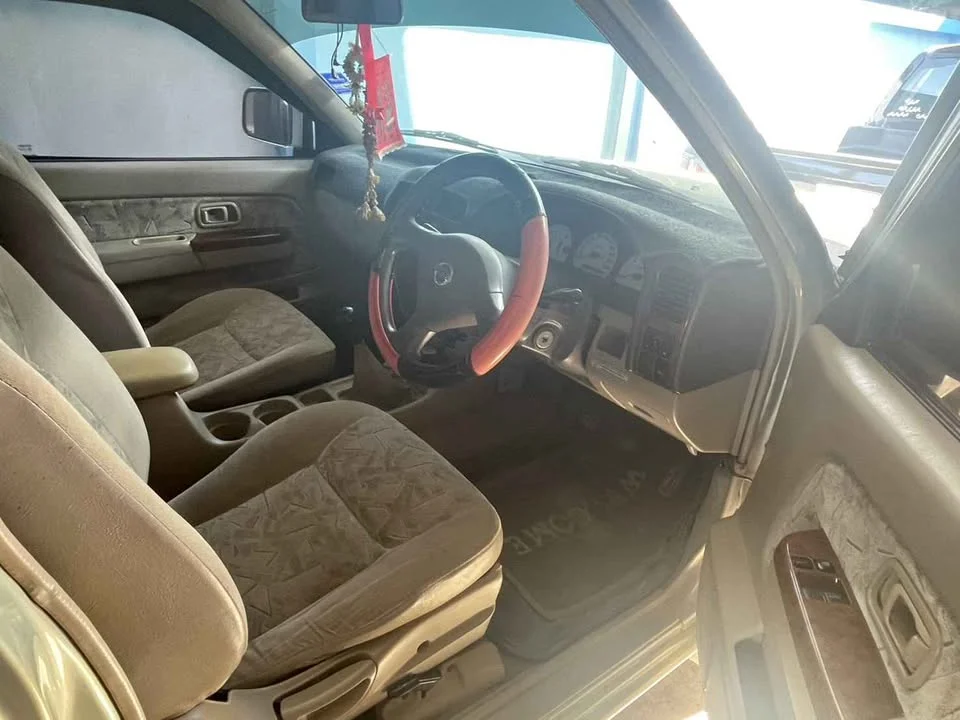 2002 Nissan Frontier I 2