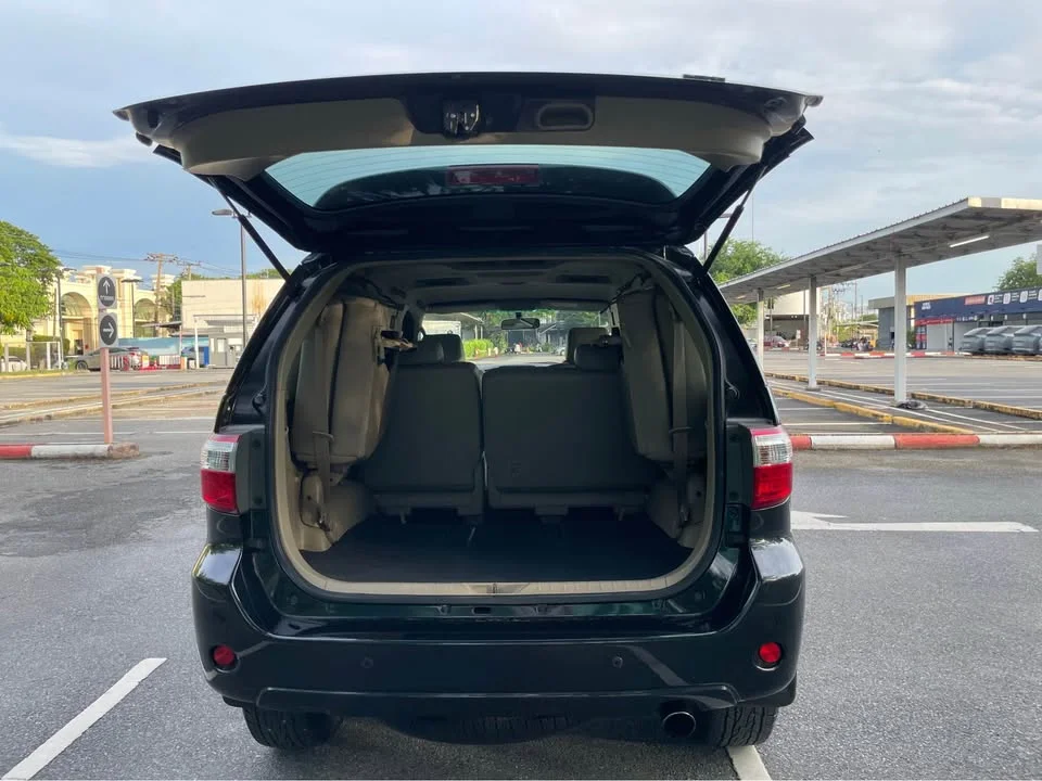 2010 Toyota Fortuner I 3