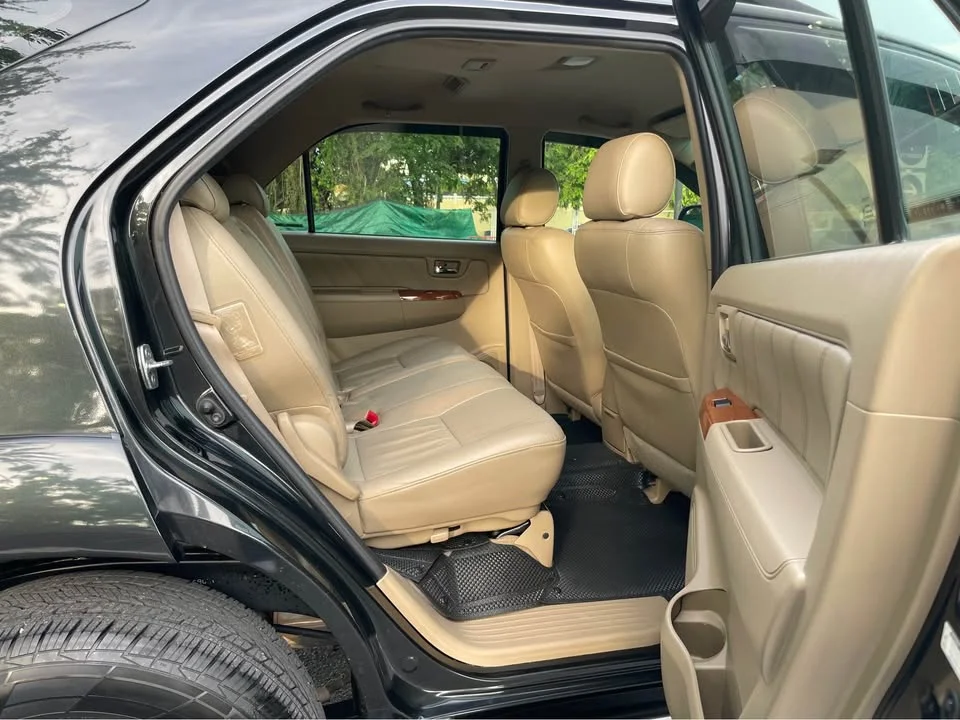 2010 Toyota Fortuner I 2