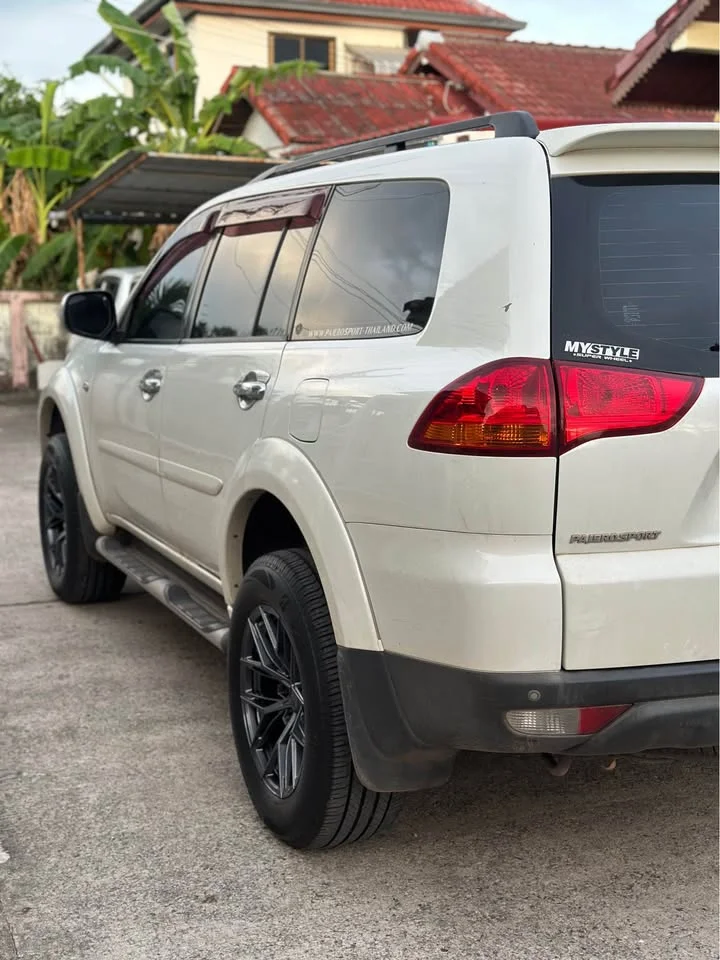 2012 Mitsubishi Pajero Sport II 2