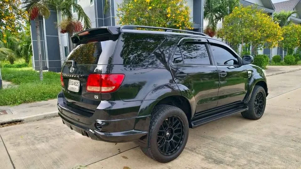 2005 Toyota Fortuner I 3