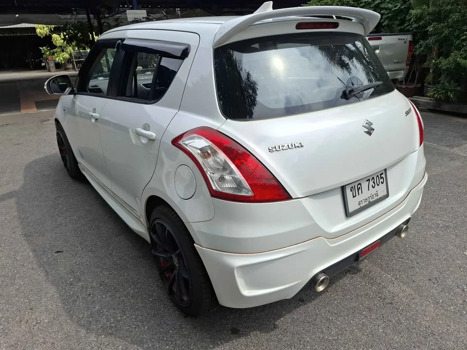 2013 Suzuki Swift II 2