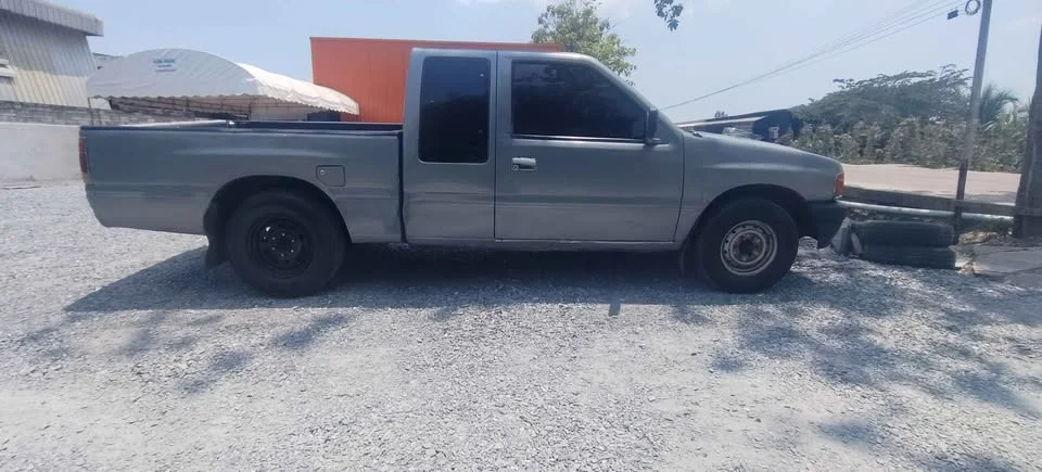 1993 Isuzu TFR III 2