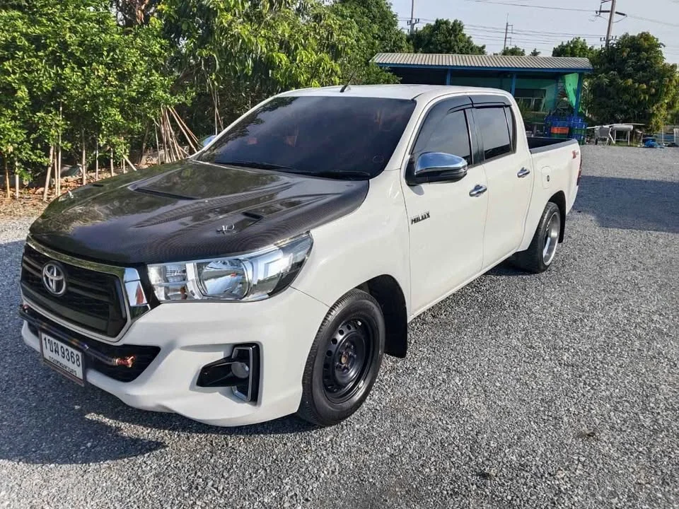 2019 Toyota Hilux VIII 2