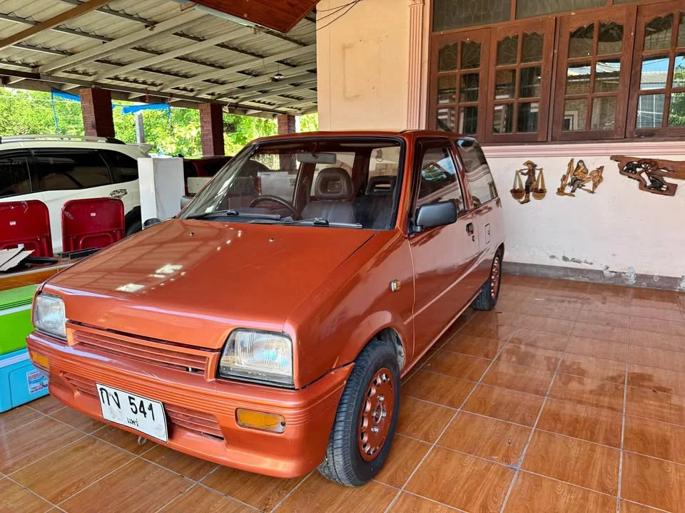 1990 Daihatsu Mira L200 2