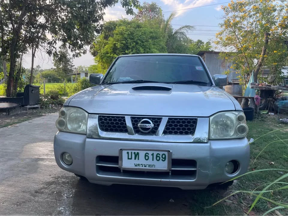 2006 Nissan Frontier I 3