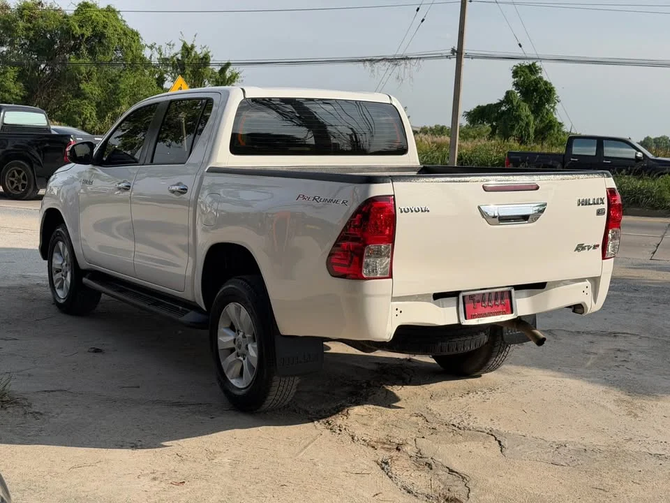 2019 Toyota Hilux VIII 2