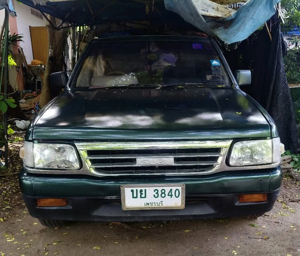 1989 Isuzu TFR III 2