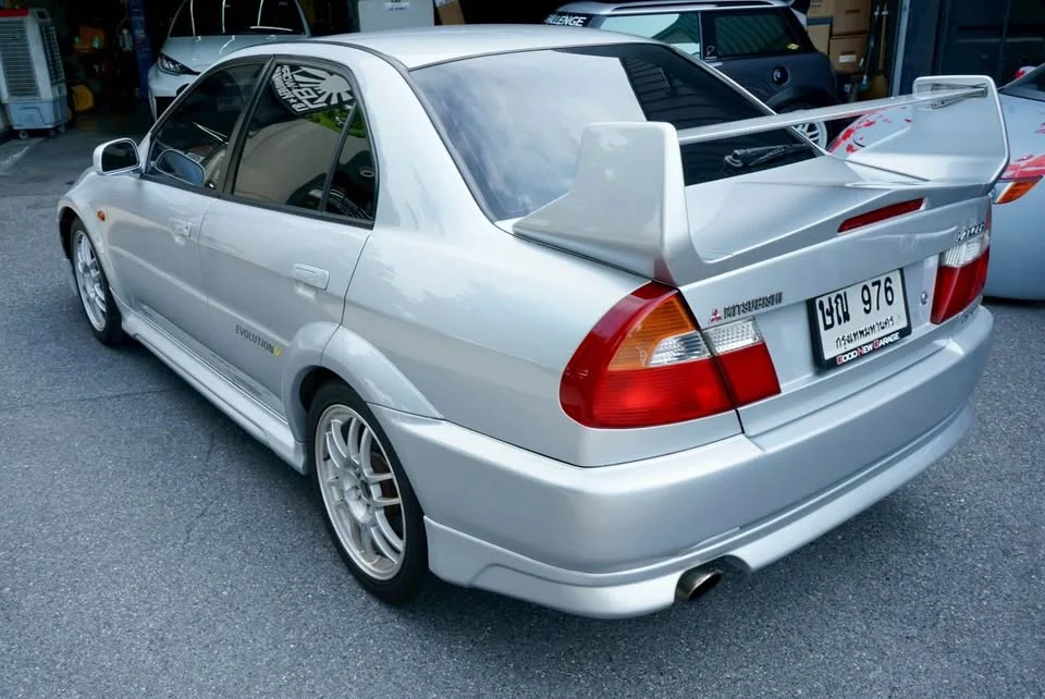 2000 Mitsubishi Lancer VII 2
