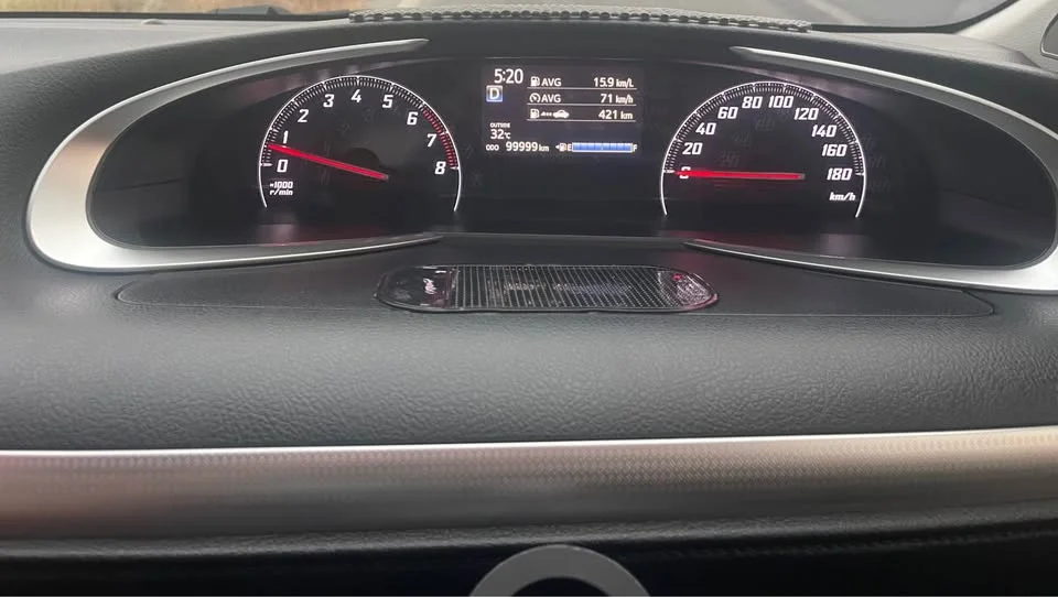 2016 Toyota Sienta II 2