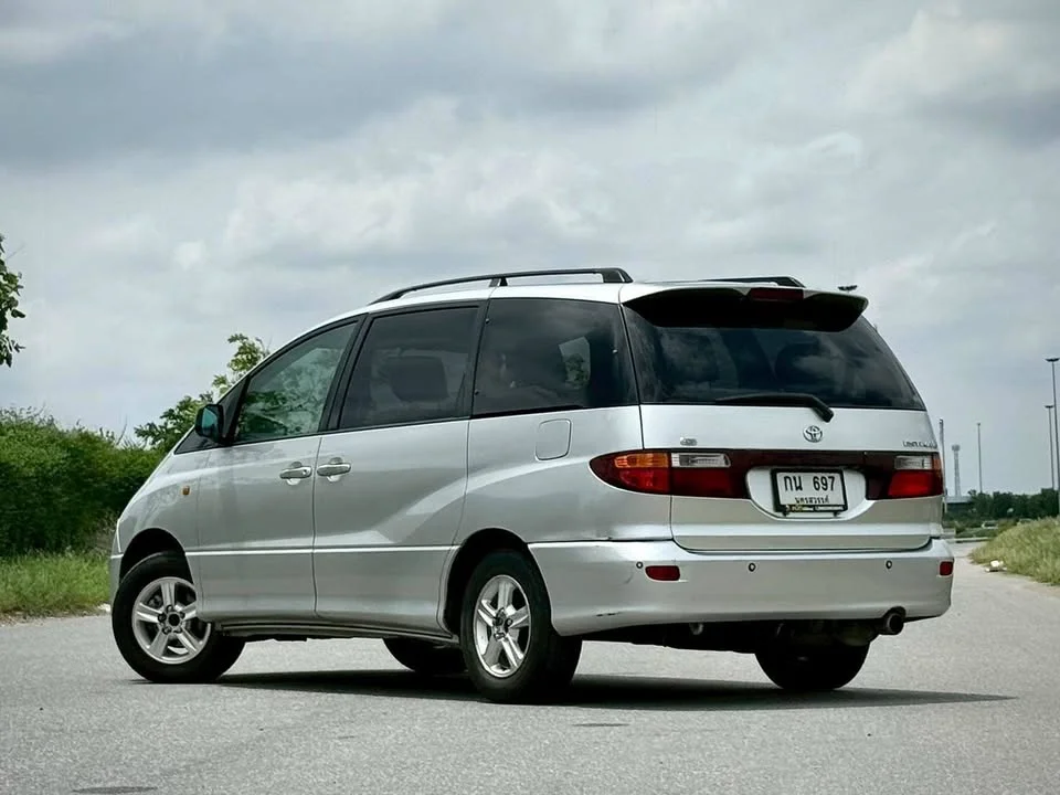 2003 Toyota Estima II 3