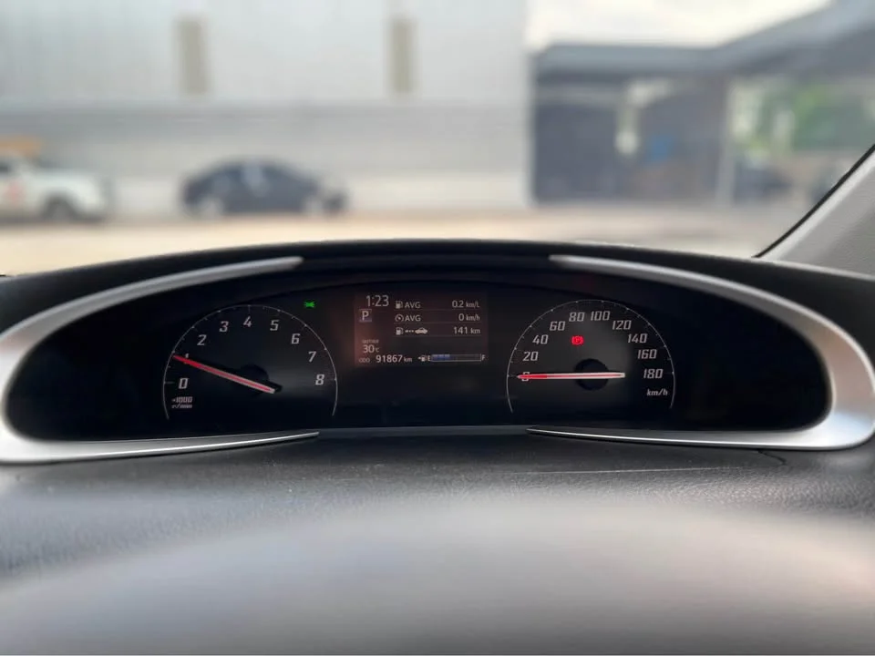 2016 Toyota Sienta II 2