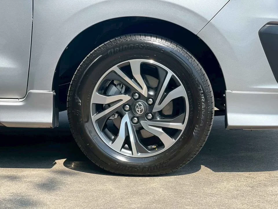 2021 Toyota Innova II 2