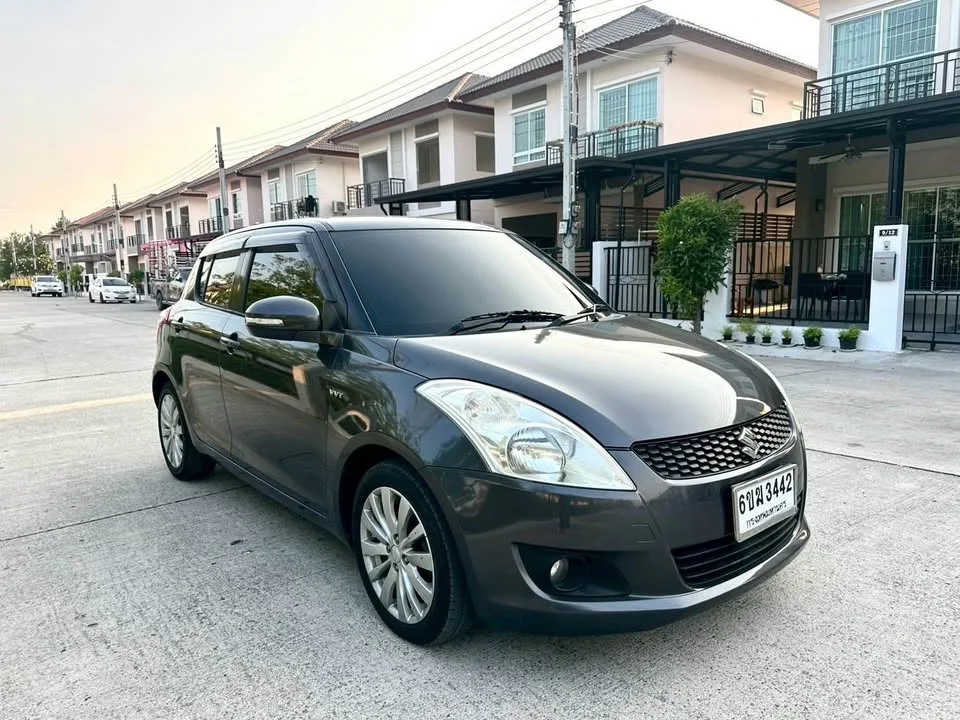2013 Suzuki Swift II 3