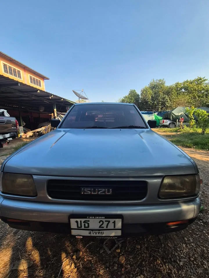 1998 Isuzu TFR III 3