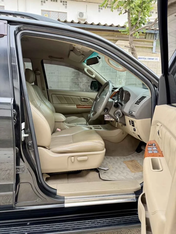 2008 Toyota Fortuner I 3