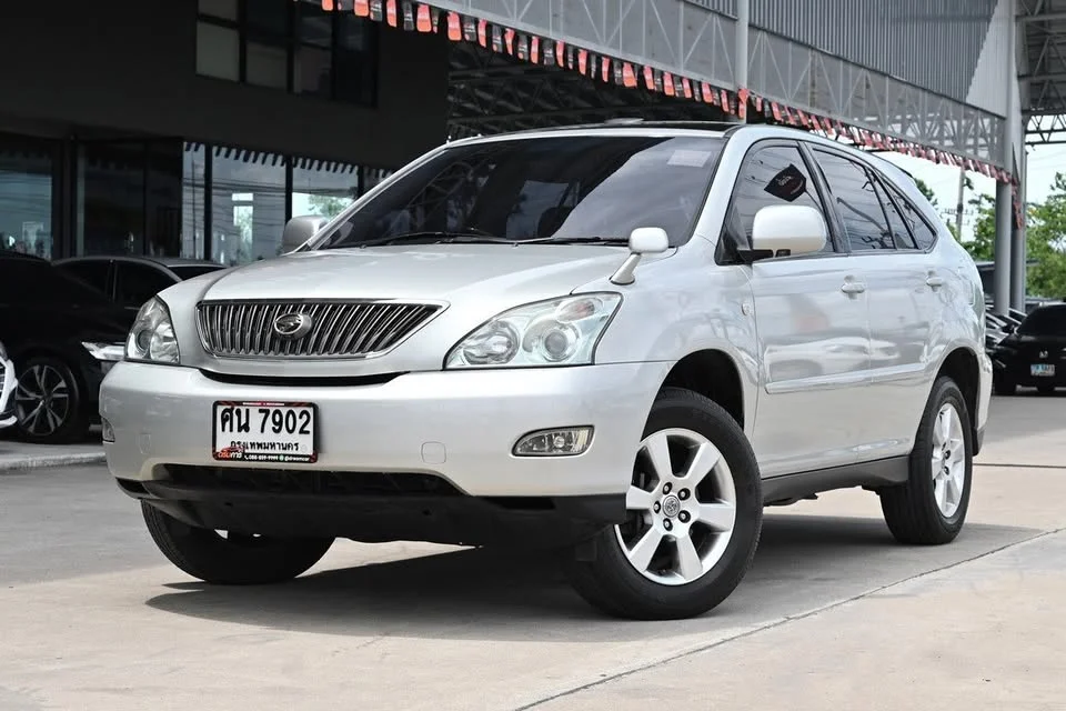 2005 Toyota Harrier II 2