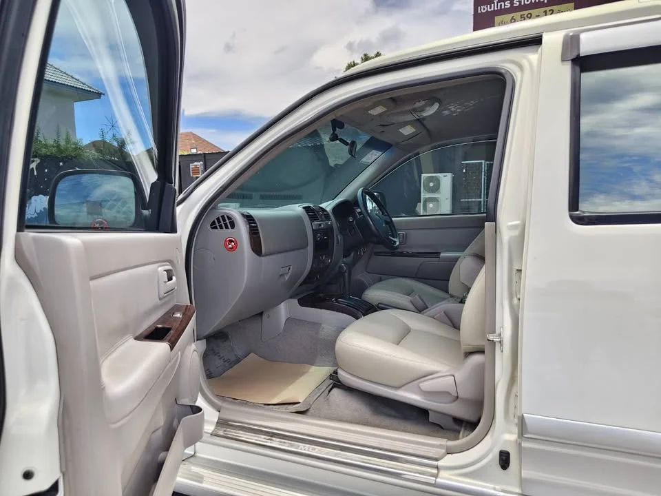 2006 Isuzu MU-7 3