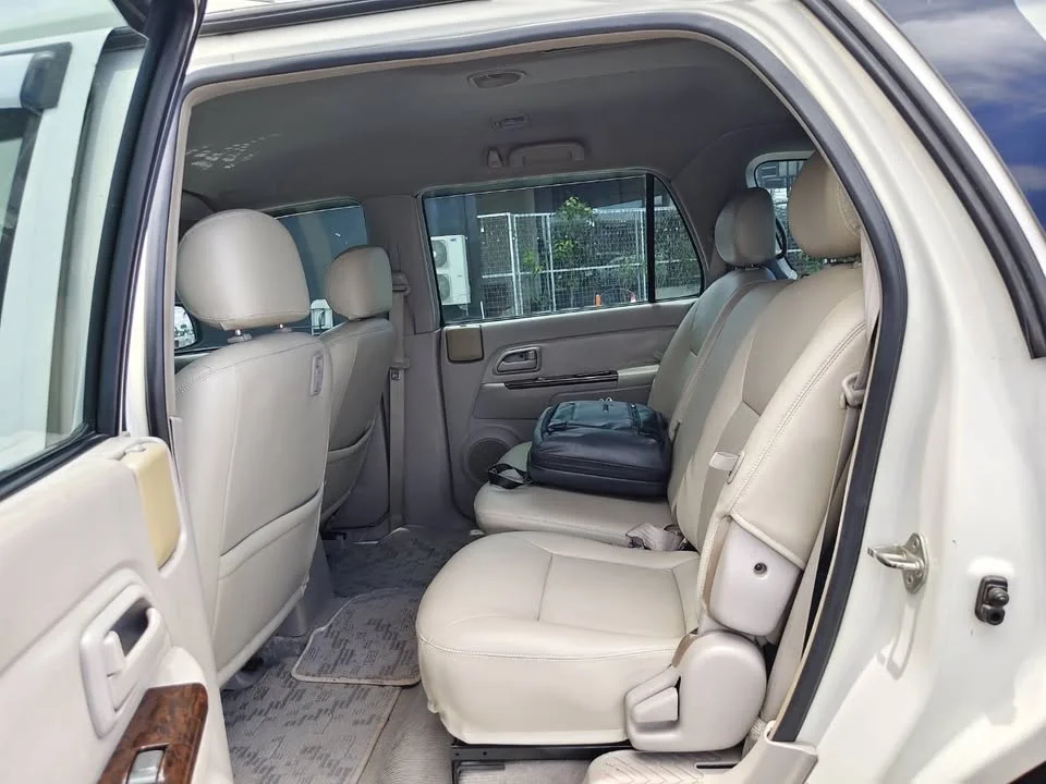 2006 Isuzu MU-7 2
