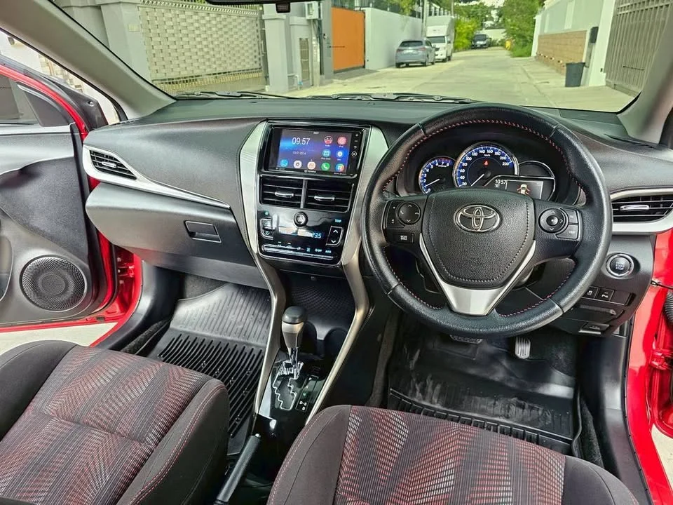 2018 Toyota Yaris III 2
