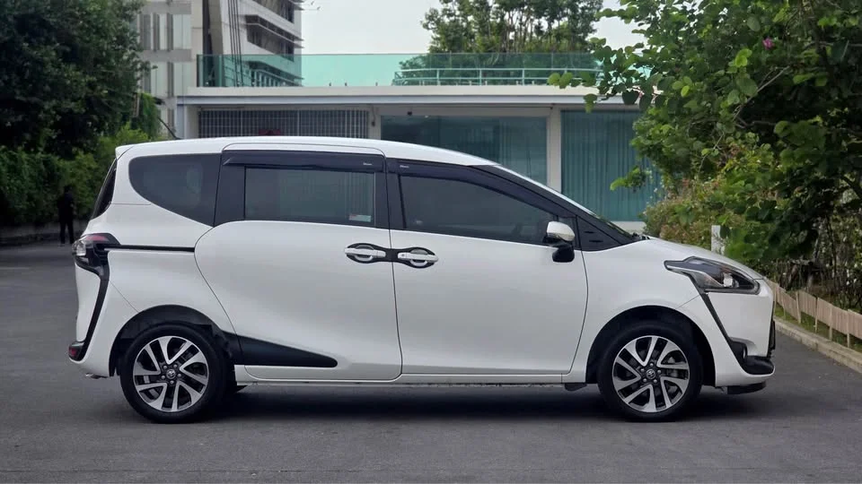 2018 Toyota Sienta II 3