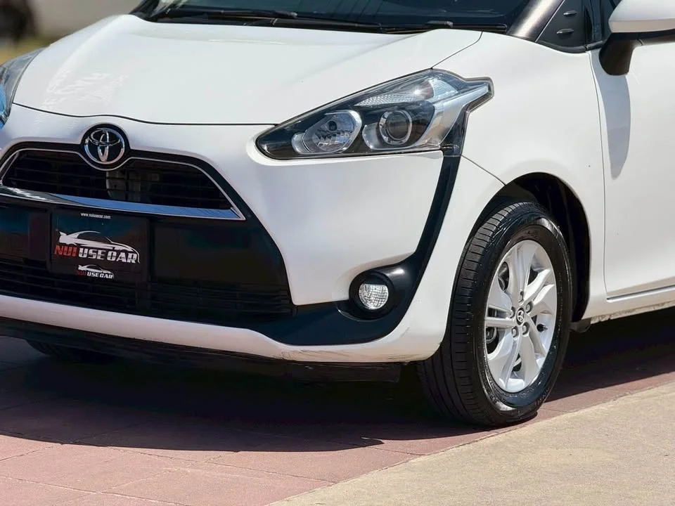 2016 Toyota Sienta II 3