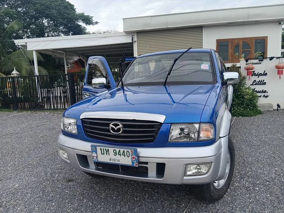 2002 Mazda 2500 Fighter V 3