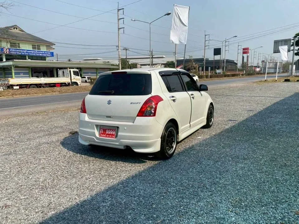 2011 Suzuki Swift I 2