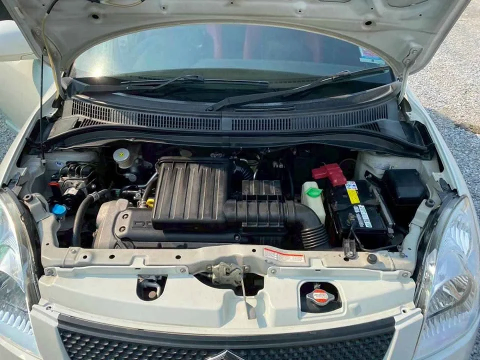 2011 Suzuki Swift I 3
