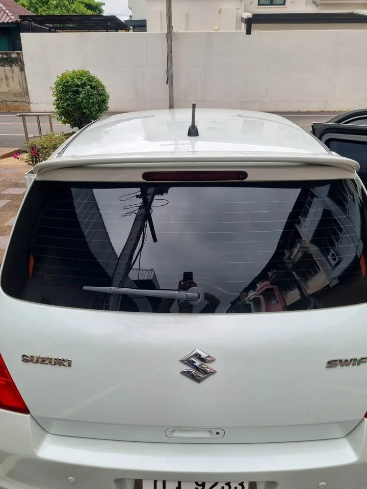 2010 Suzuki Swift I 3
