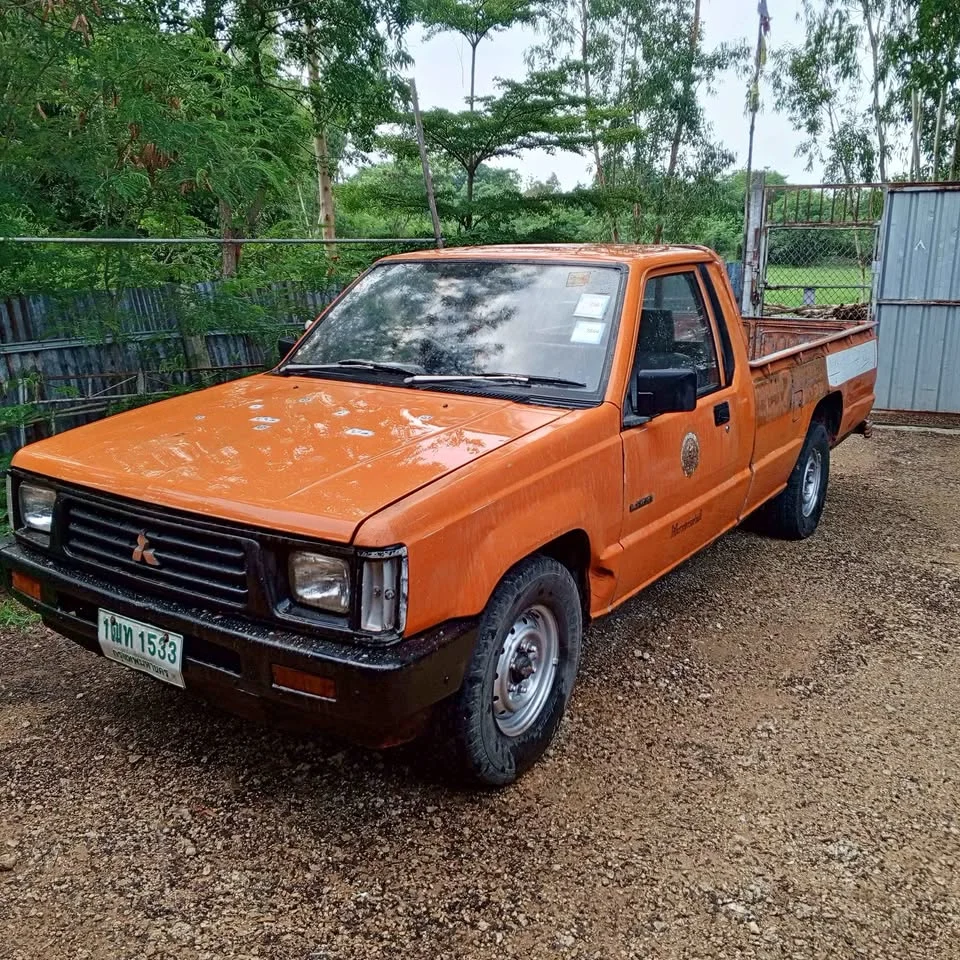 1995 Mitsubishi Triton II 3