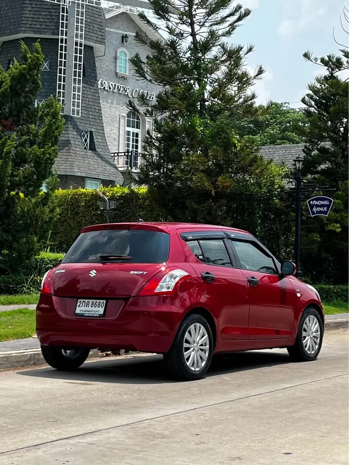 2013 Suzuki Swift II 3