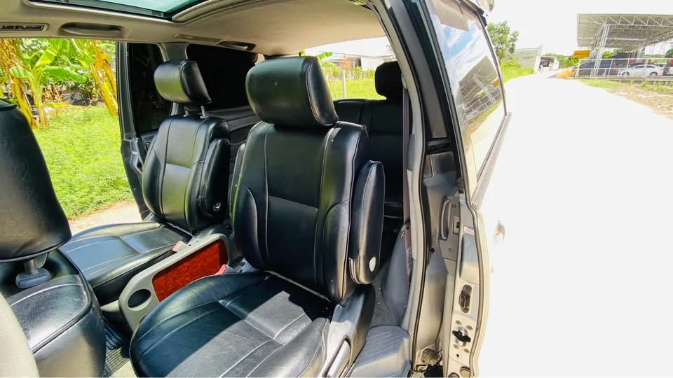 2003 Toyota Estima II 2