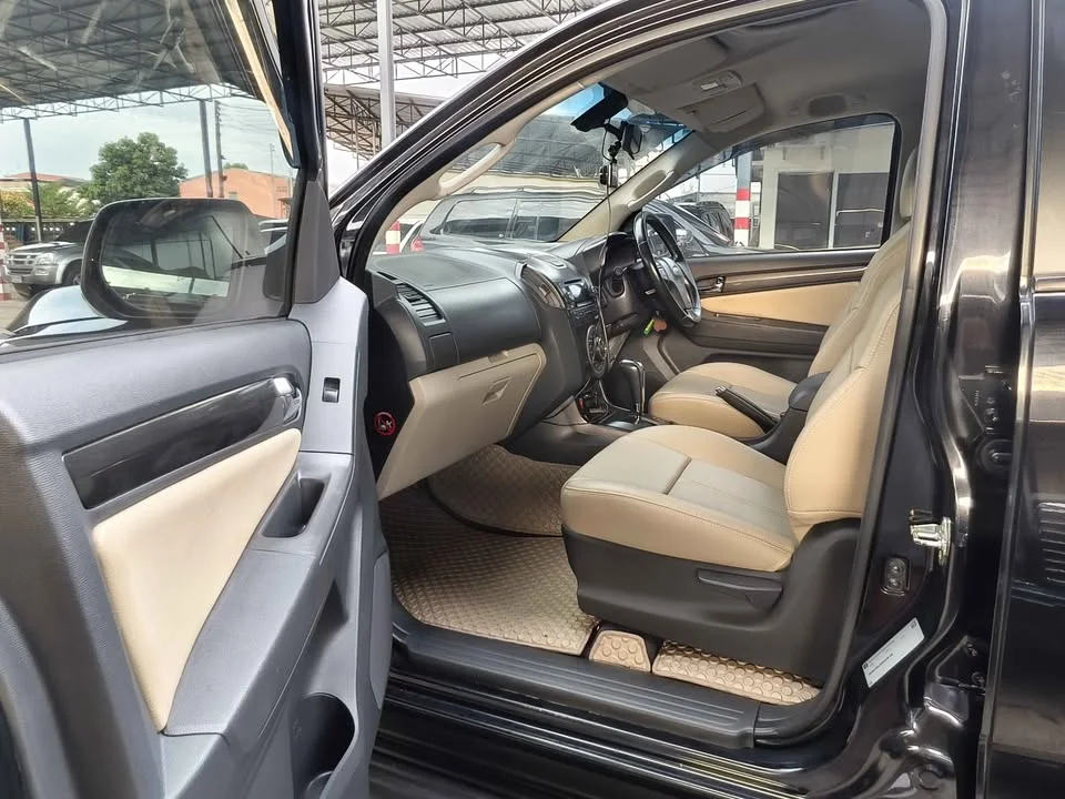 2013 Chevrolet Colorado II 2